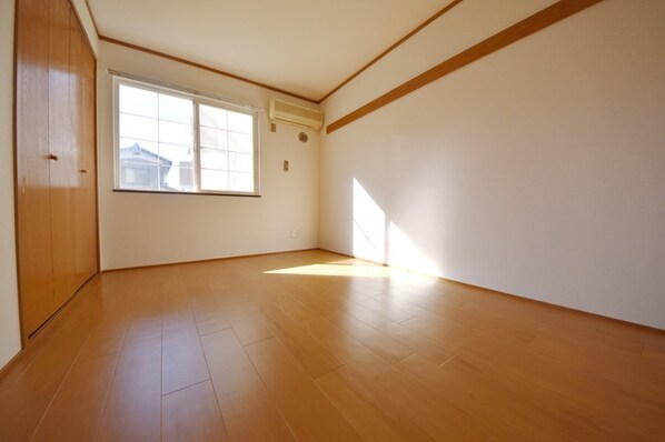 フラット花井弐番館の物件内観写真